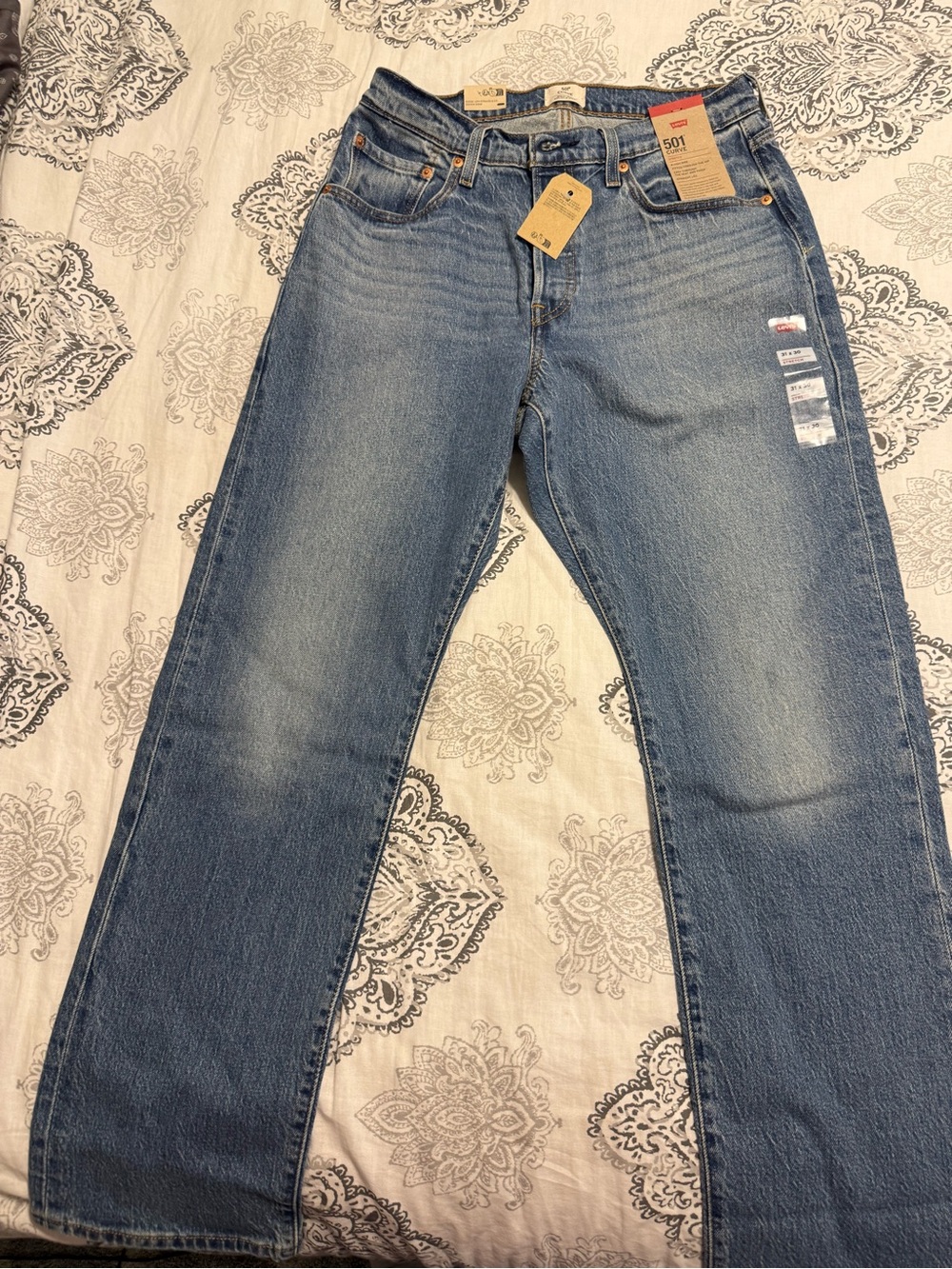 Levi’s 501 Curve Women’s Jeans 31x30 Medium Wash Stretch NWT